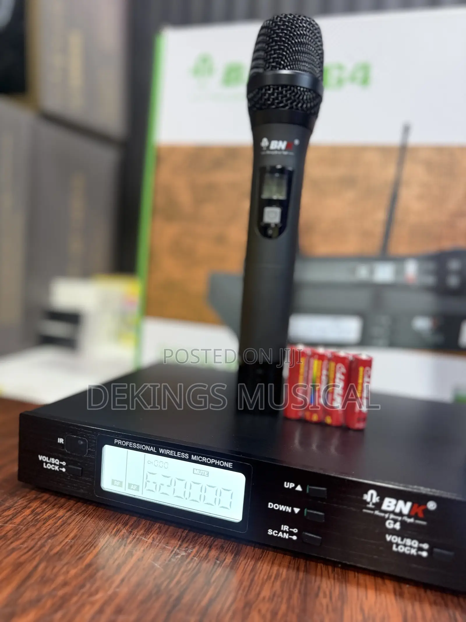 Professional BNK G4 Wireless Microphone
