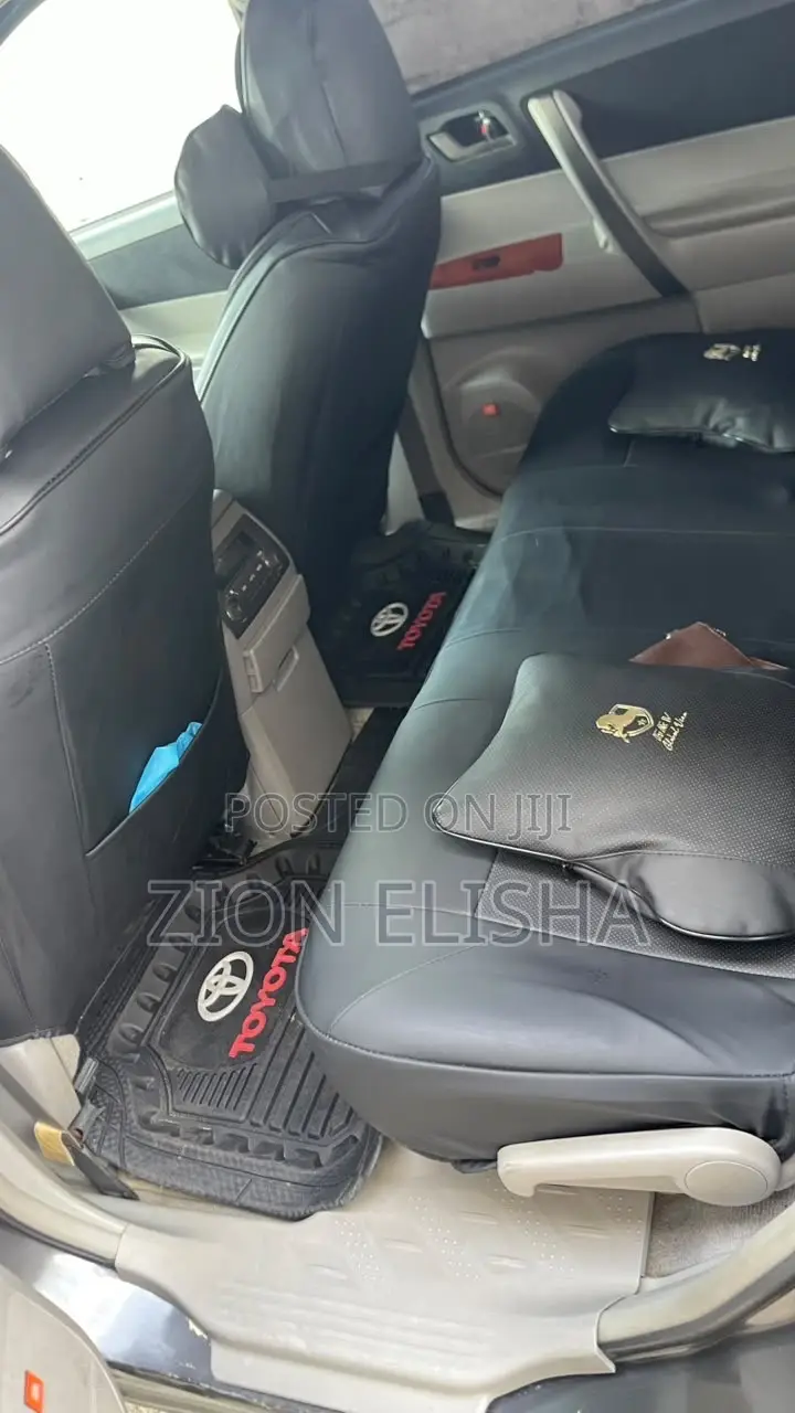 Toyota Highlander V6 2009 Gray