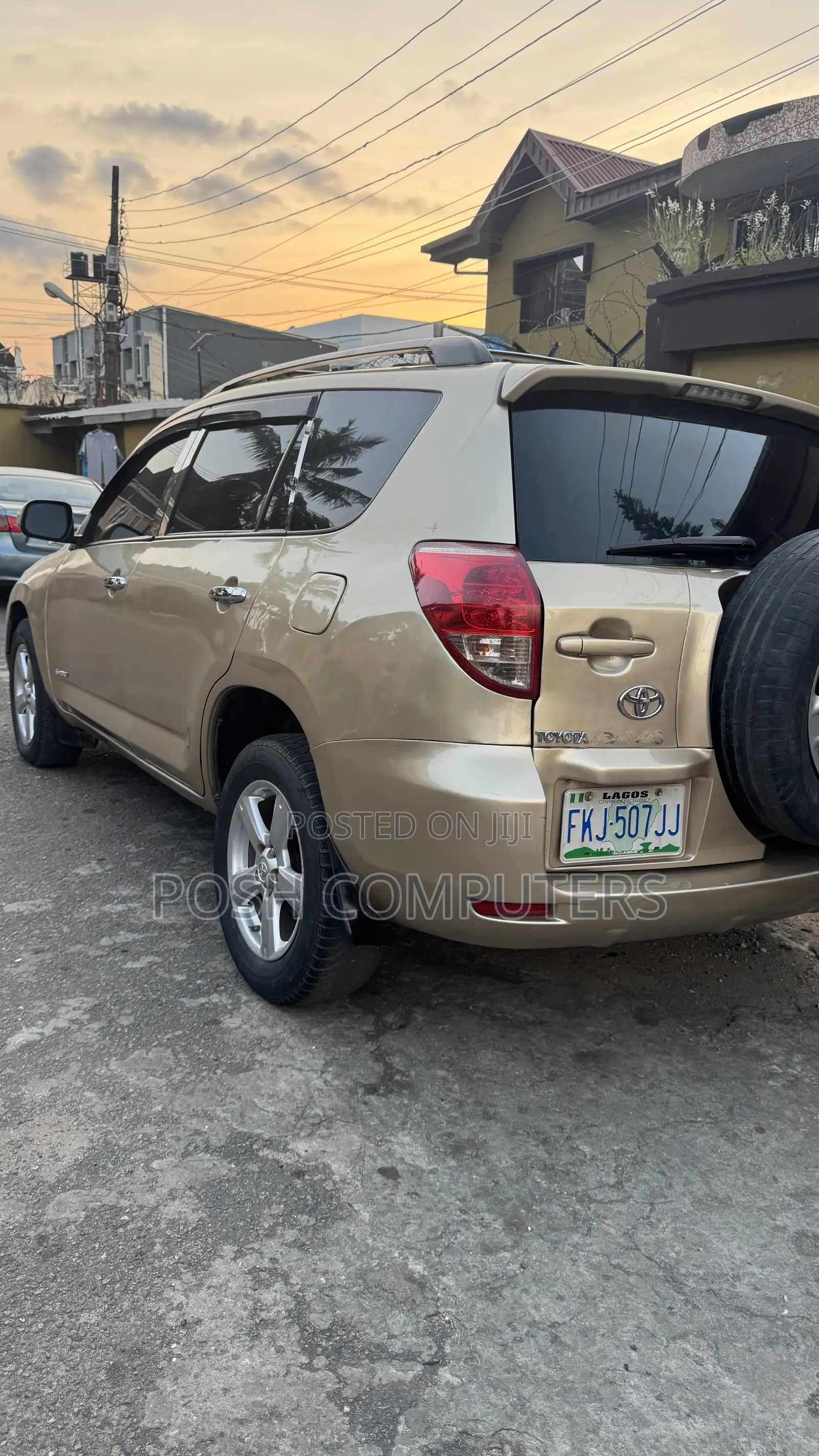 Toyota RAV4 2009 Gold