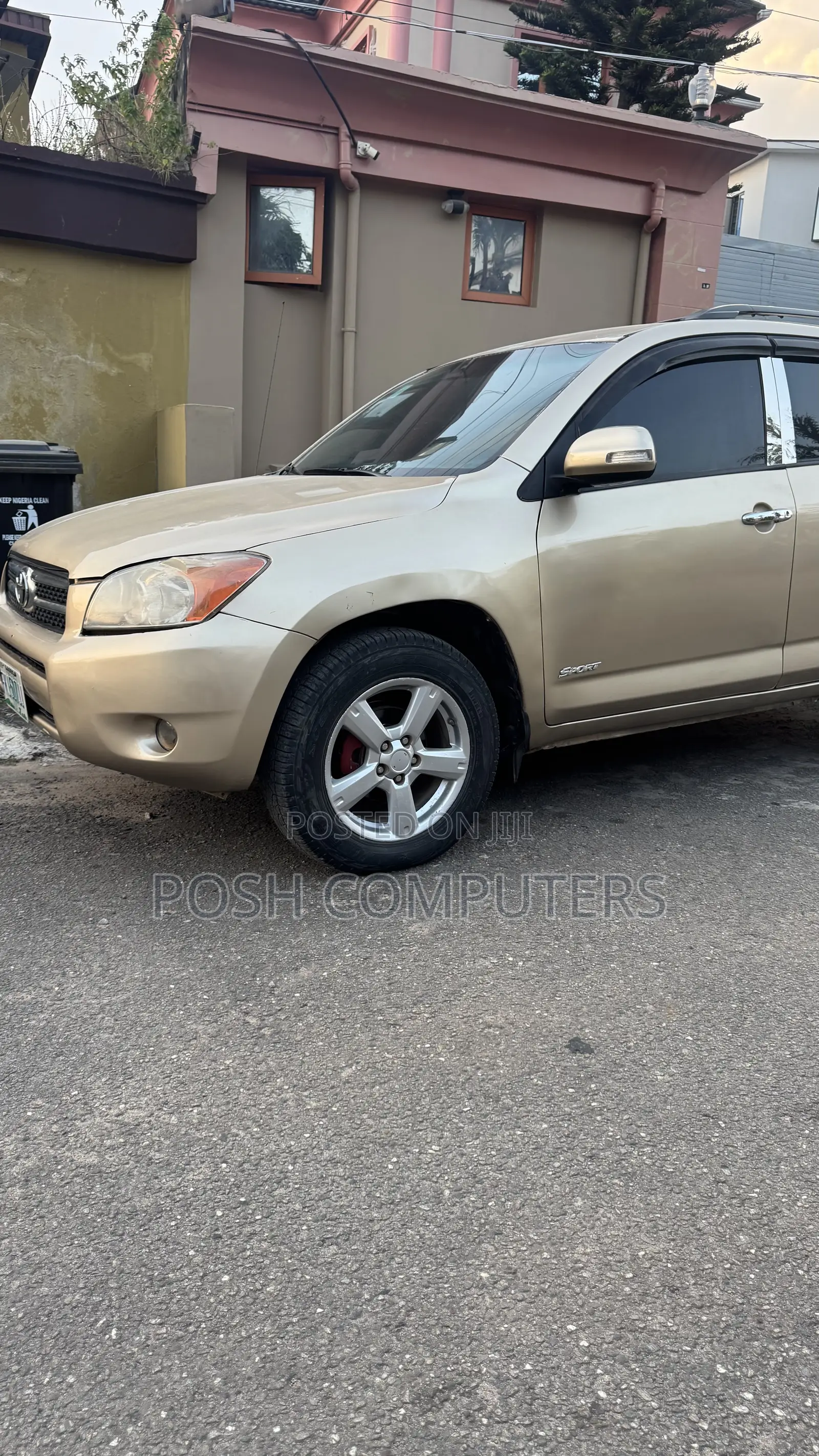 Toyota RAV4 2009 Gold