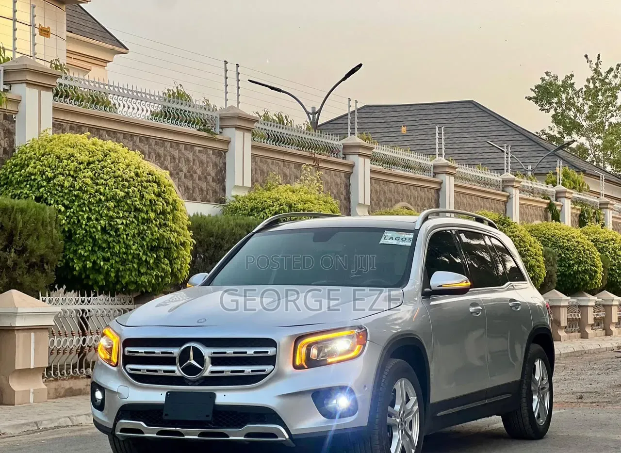 Mercedes-Benz GLB-Class GLB 250 4MATIC 2021 Silver