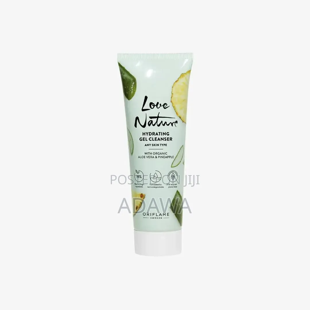 Hydrating Gel Cleanser With Organic Aloe Vera & Pineapple