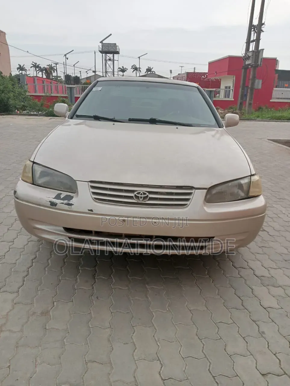 Toyota Camry LE 4dr Sedan (2.2L 4cyl 4A) 2000