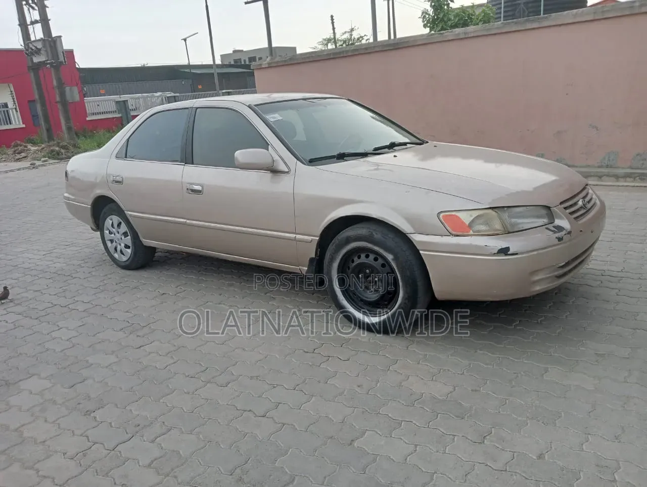 Toyota Camry LE 4dr Sedan (2.2L 4cyl 4A) 2000