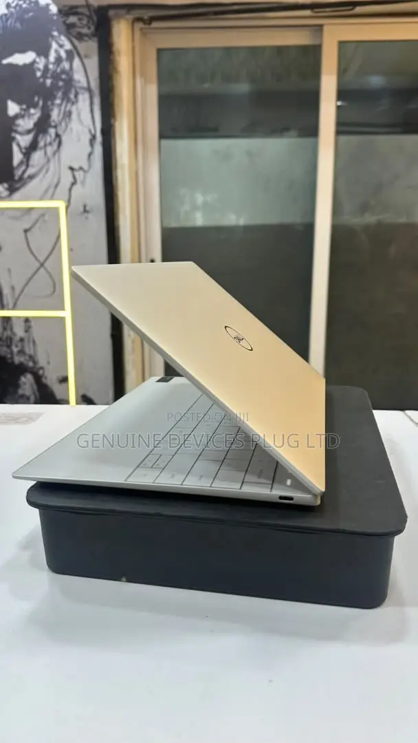 Laptop Dell XPS 13 9340 16GB Intel Core Ultra 7 SSD 512GB