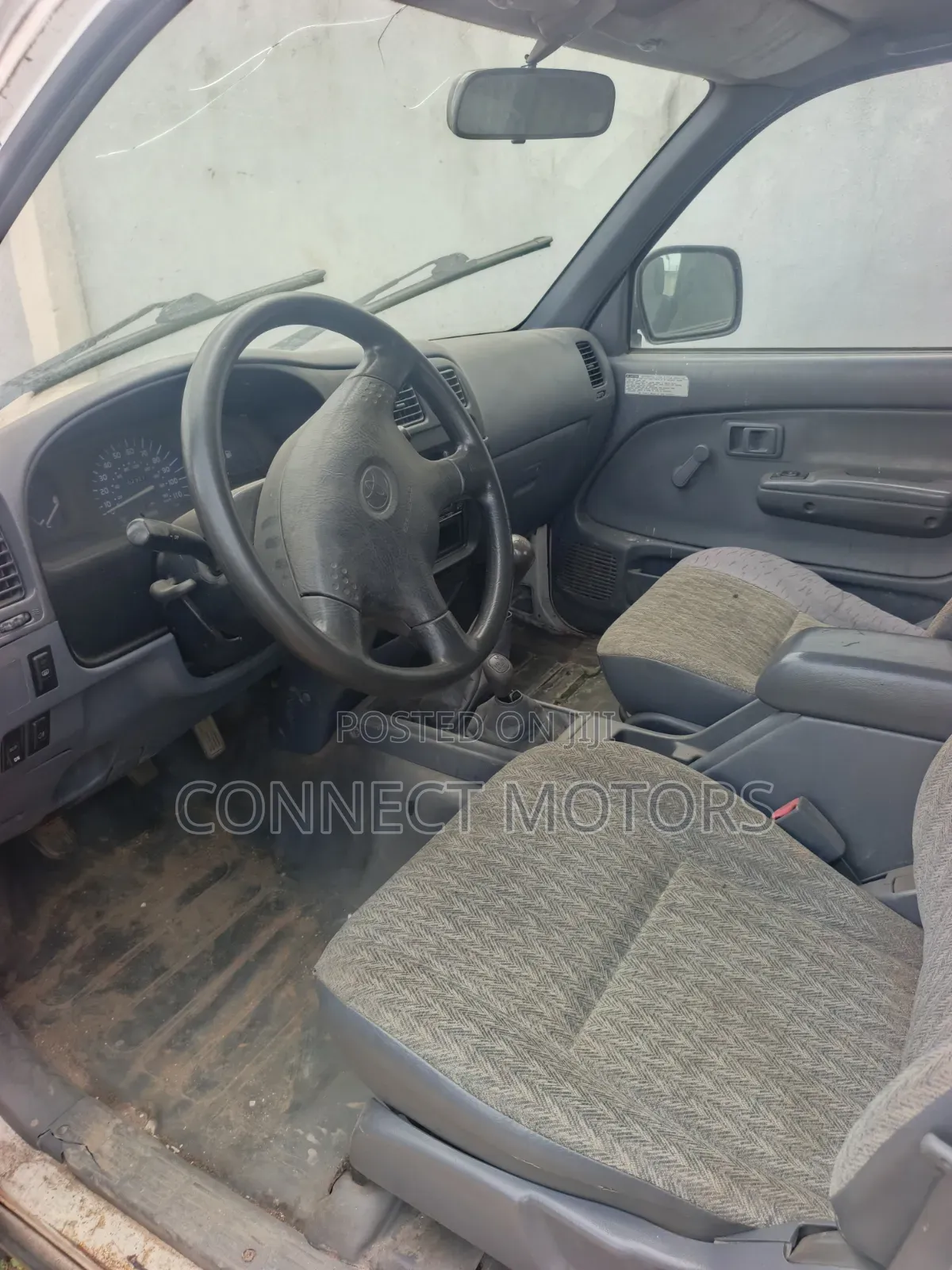 Toyota Hilux 1997 White