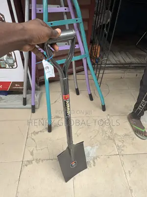 Heavy-Duty Square Mouth Shovel With D-Grip Handle – For Sale