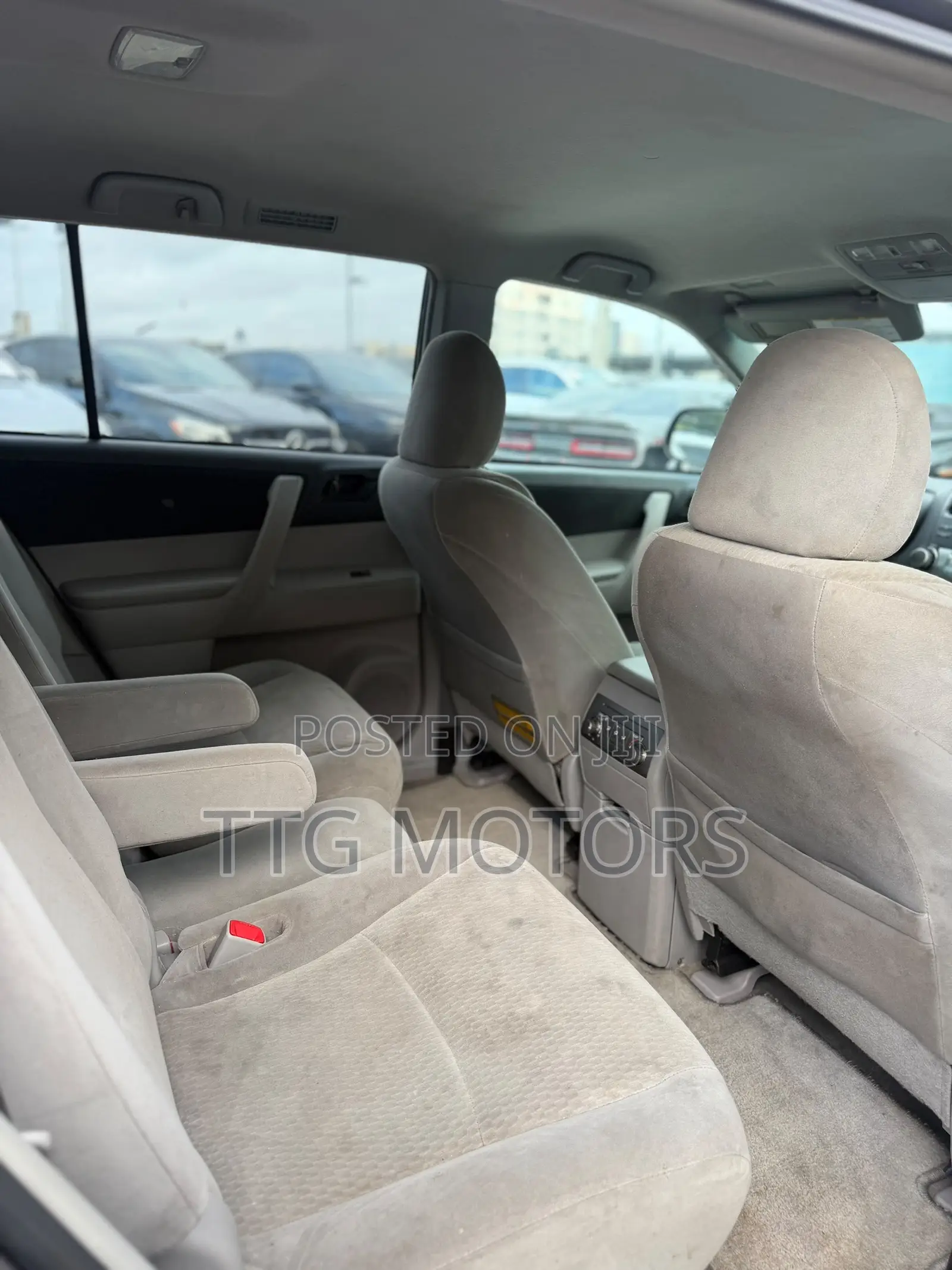 Toyota Highlander Base 2010 Gray