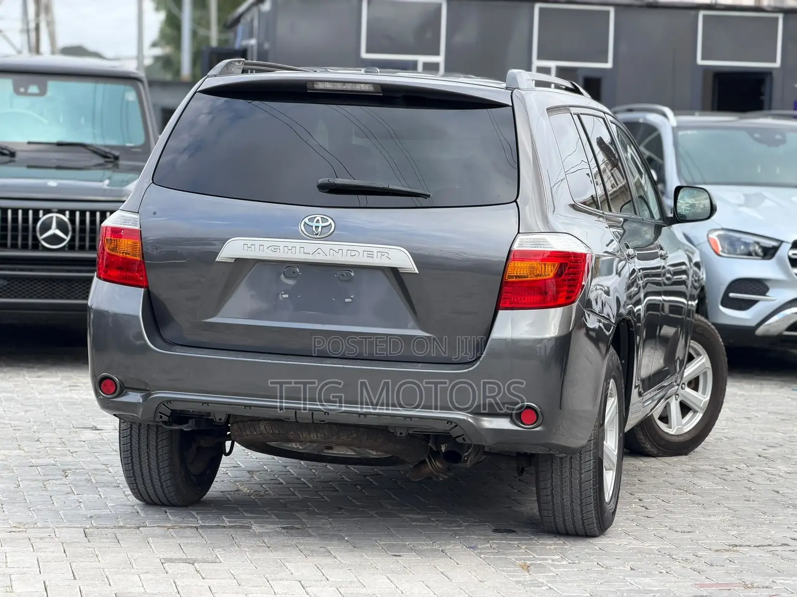 Toyota Highlander Base 2010 Gray