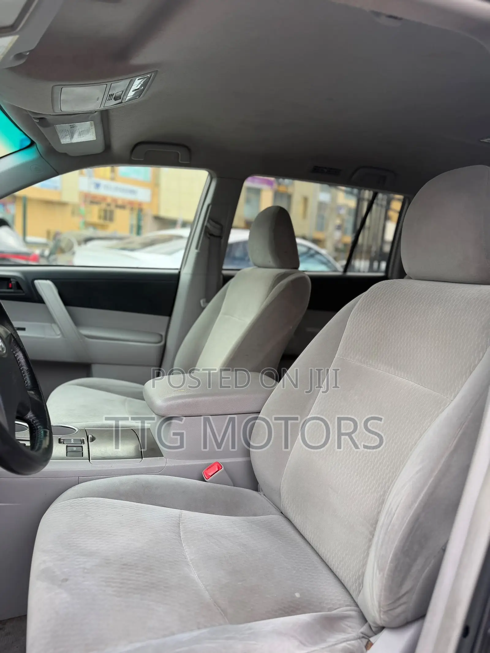 Toyota Highlander Base 2010 Gray