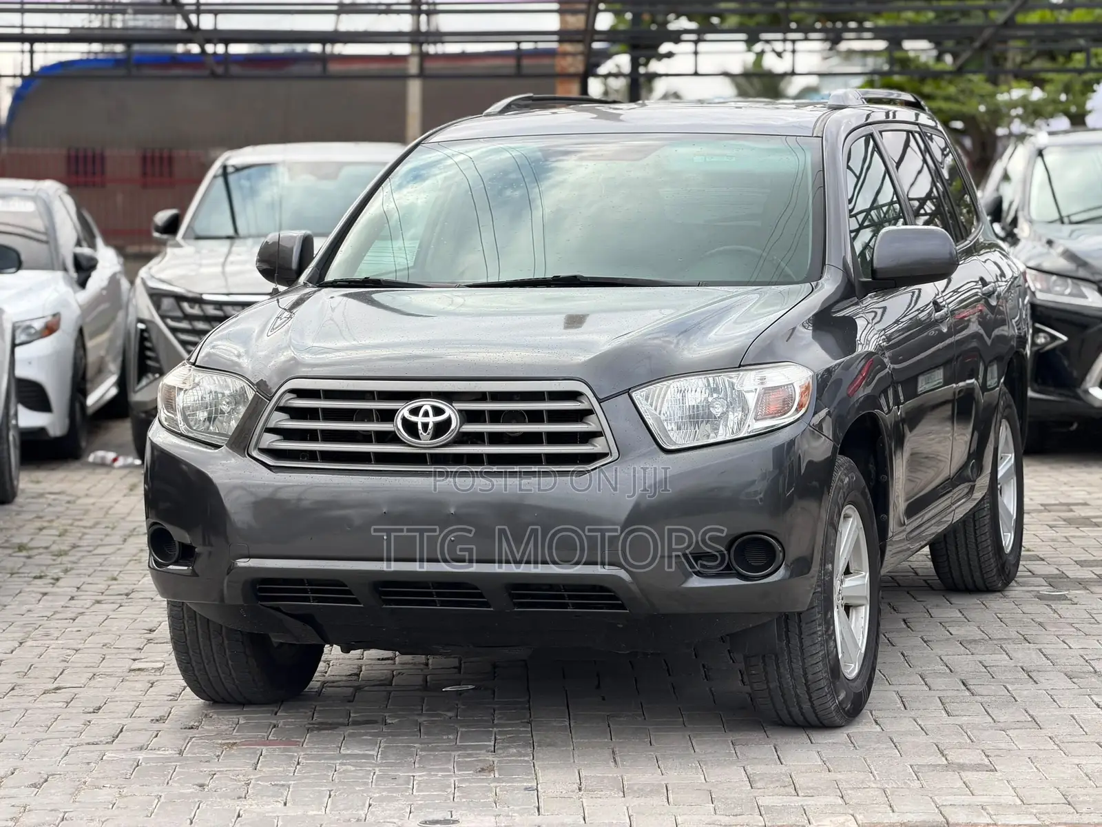 Toyota Highlander Base 2010 Gray