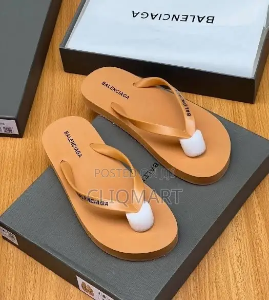Balenciaga Paris Tourist Graphic & Solid Logo Flip-Flops