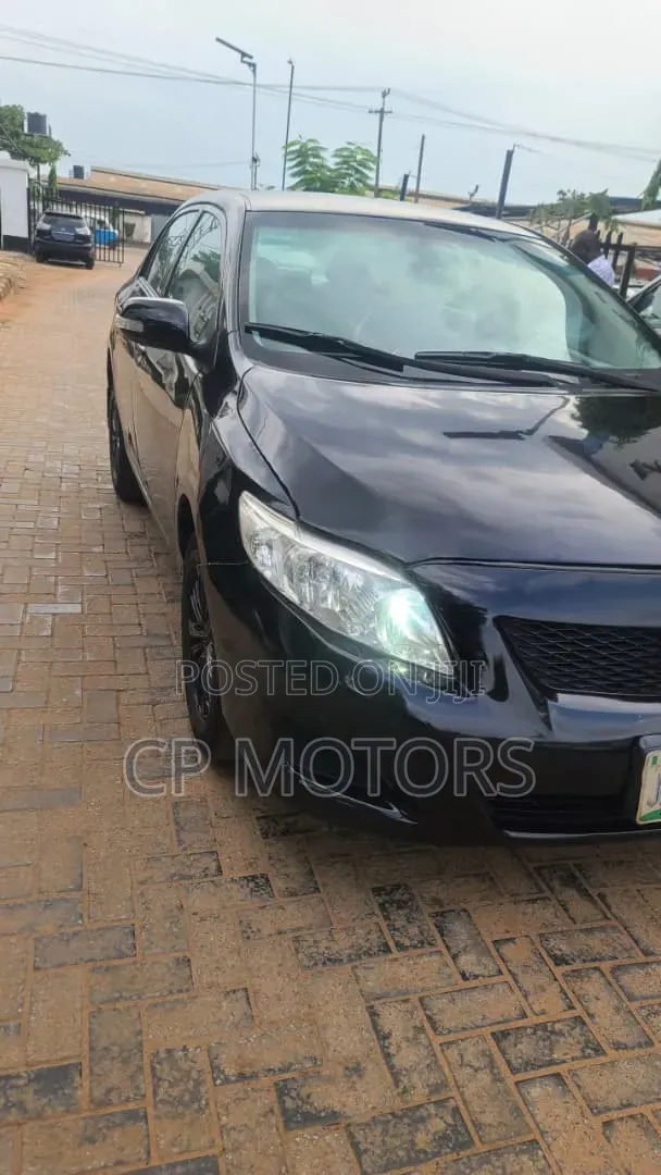 Toyota Corolla LE 4dr Sedan (1.8L 4cyl 4A) 2010 Black