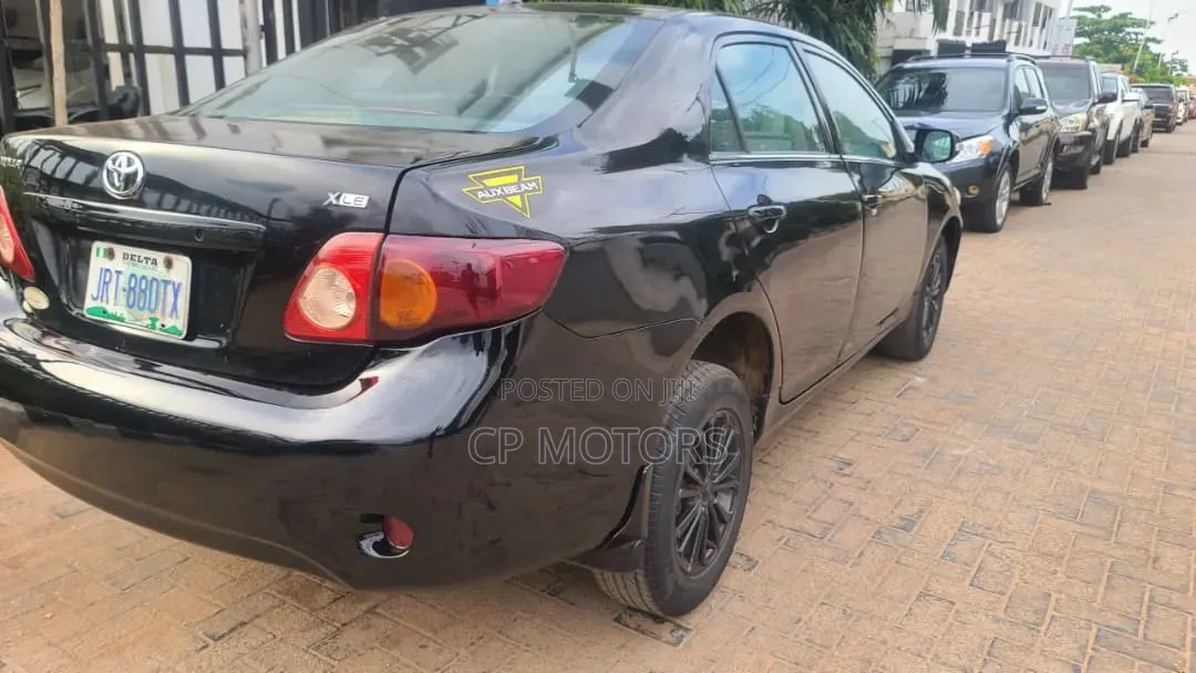 Toyota Corolla LE 4dr Sedan (1.8L 4cyl 4A) 2010 Black