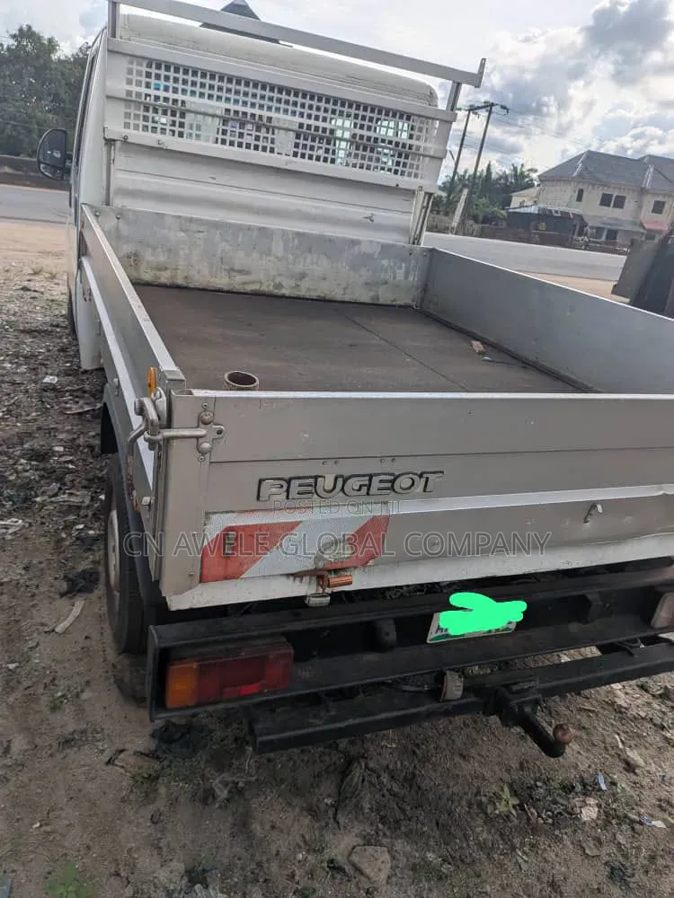 Peojout Boxer Truck