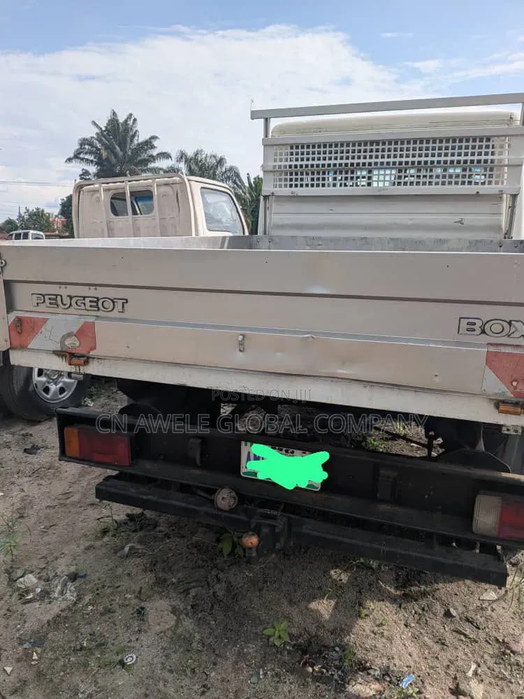 Peojout Boxer Truck