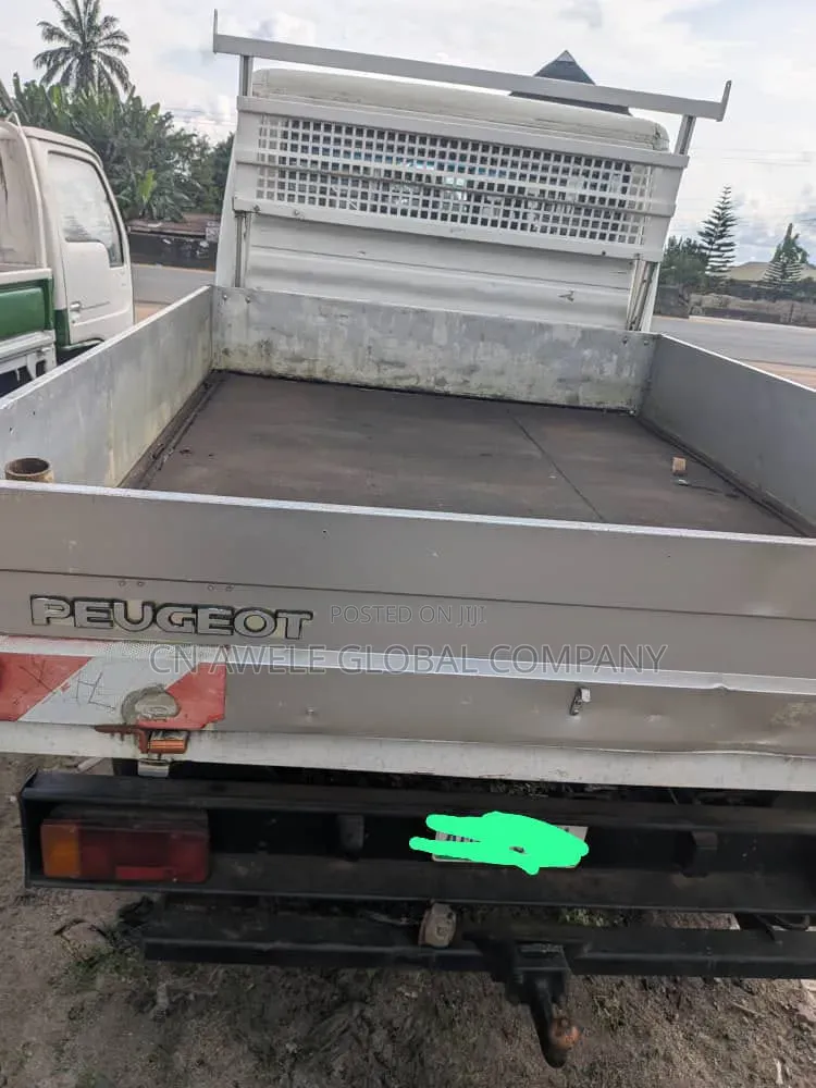 Peojout Boxer Truck