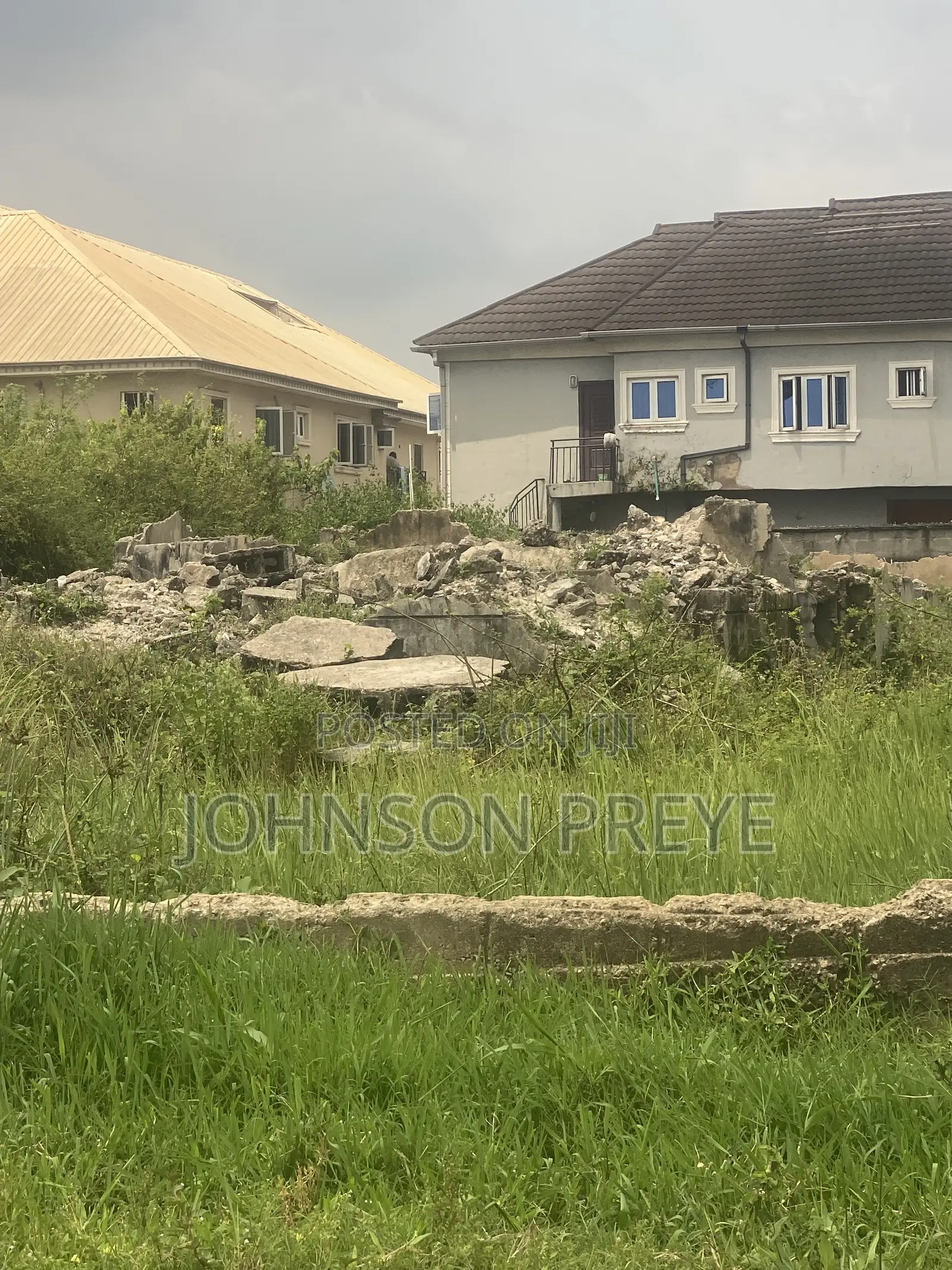 1 Plot of Empty Land for Sale
