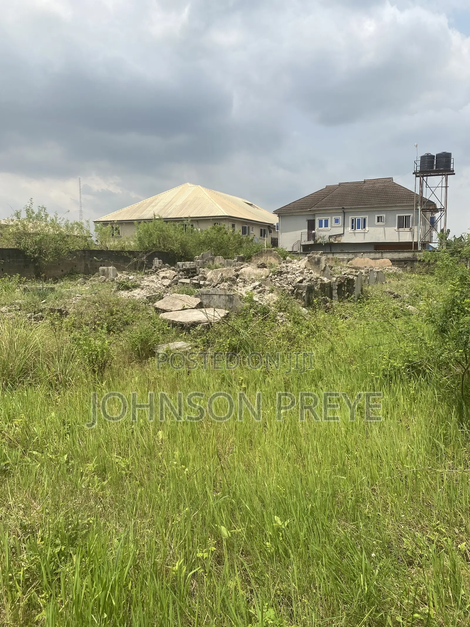 1 Plot of Empty Land for Sale