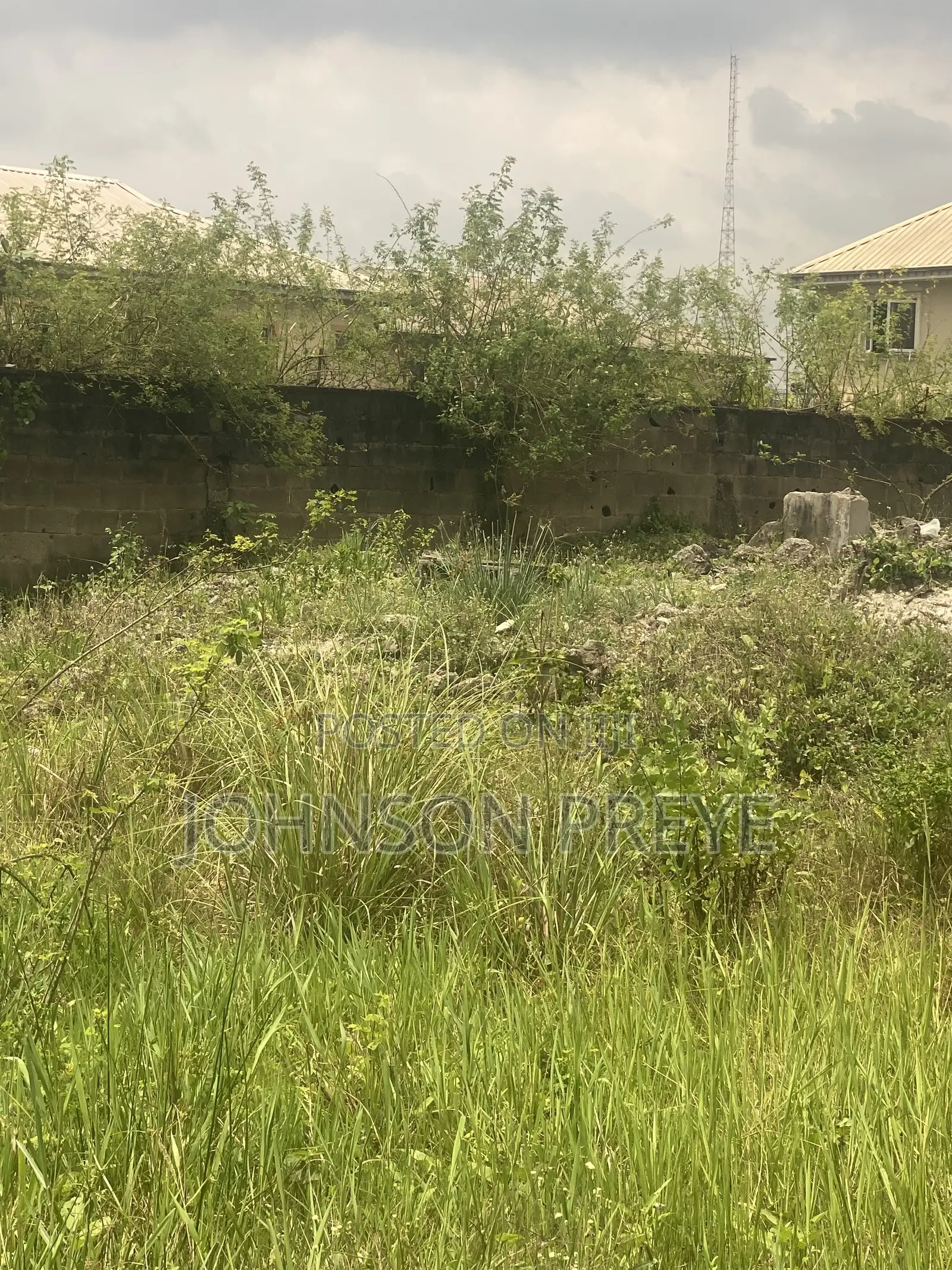 1 Plot of Empty Land for Sale