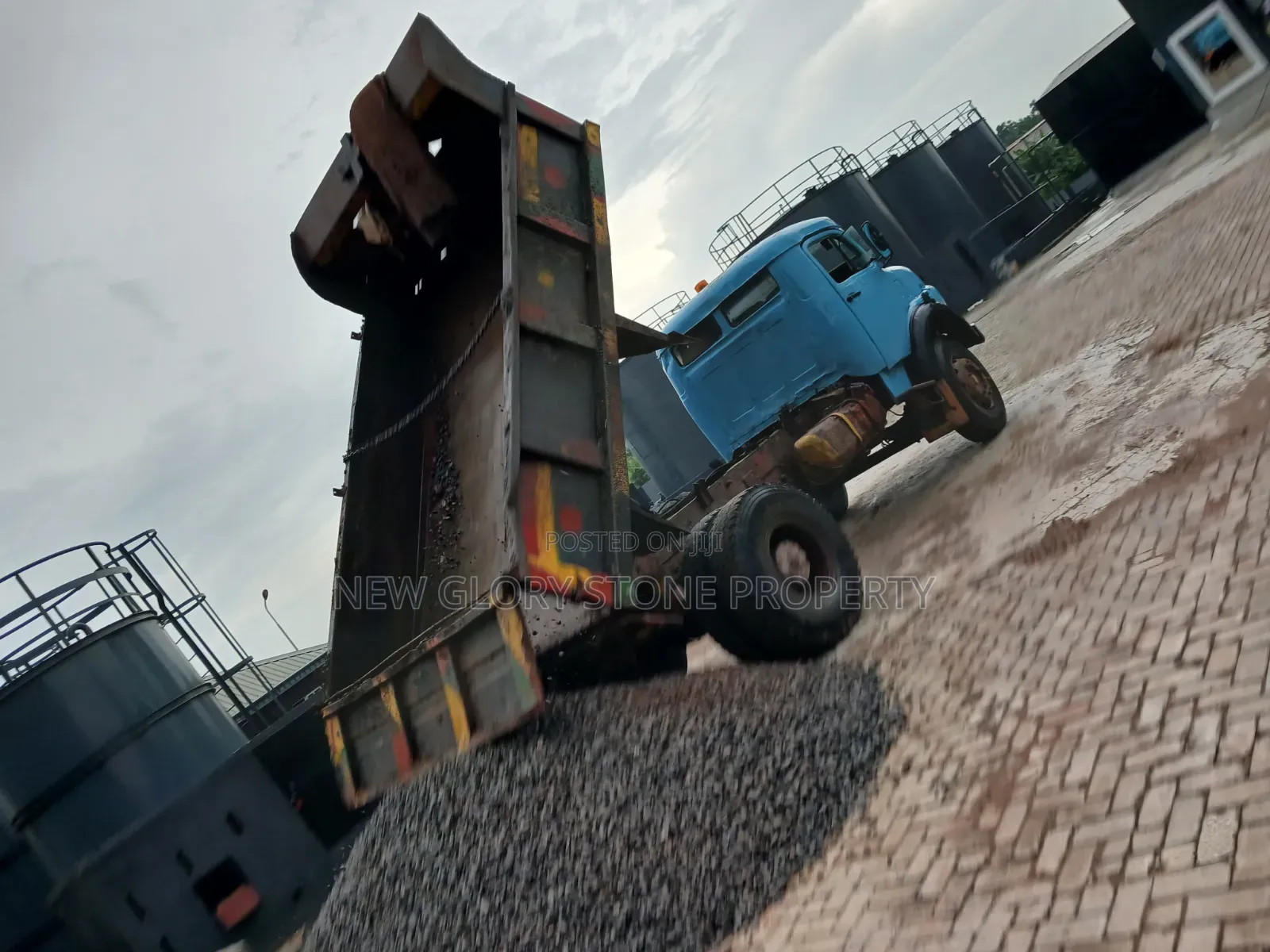 20tons of Stone Dust and Graniet Stone