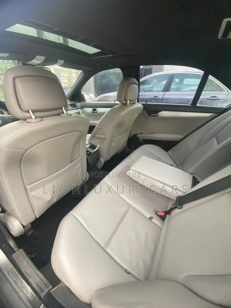 Mercedes-Benz C300 2010 Gray
