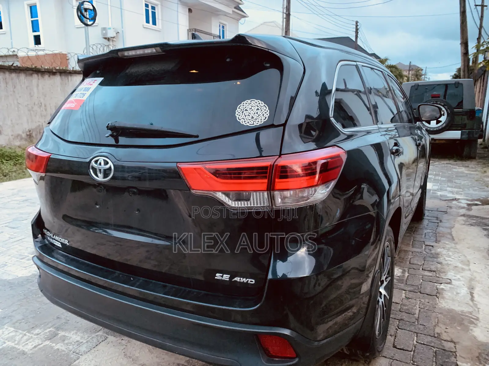 Toyota Highlander SE 4x4 V6 (3.5L 6cyl 8A) 2017 Black