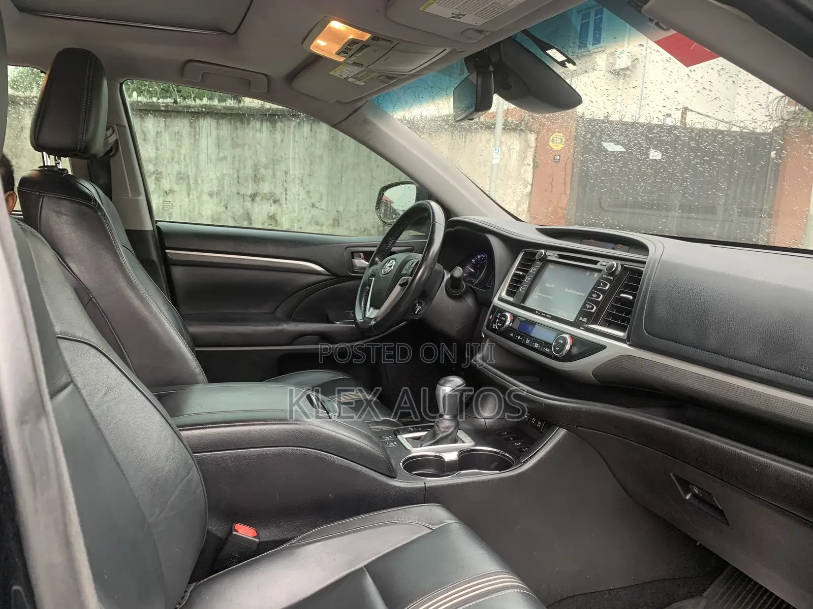 Toyota Highlander SE 4x4 V6 (3.5L 6cyl 8A) 2017 Black