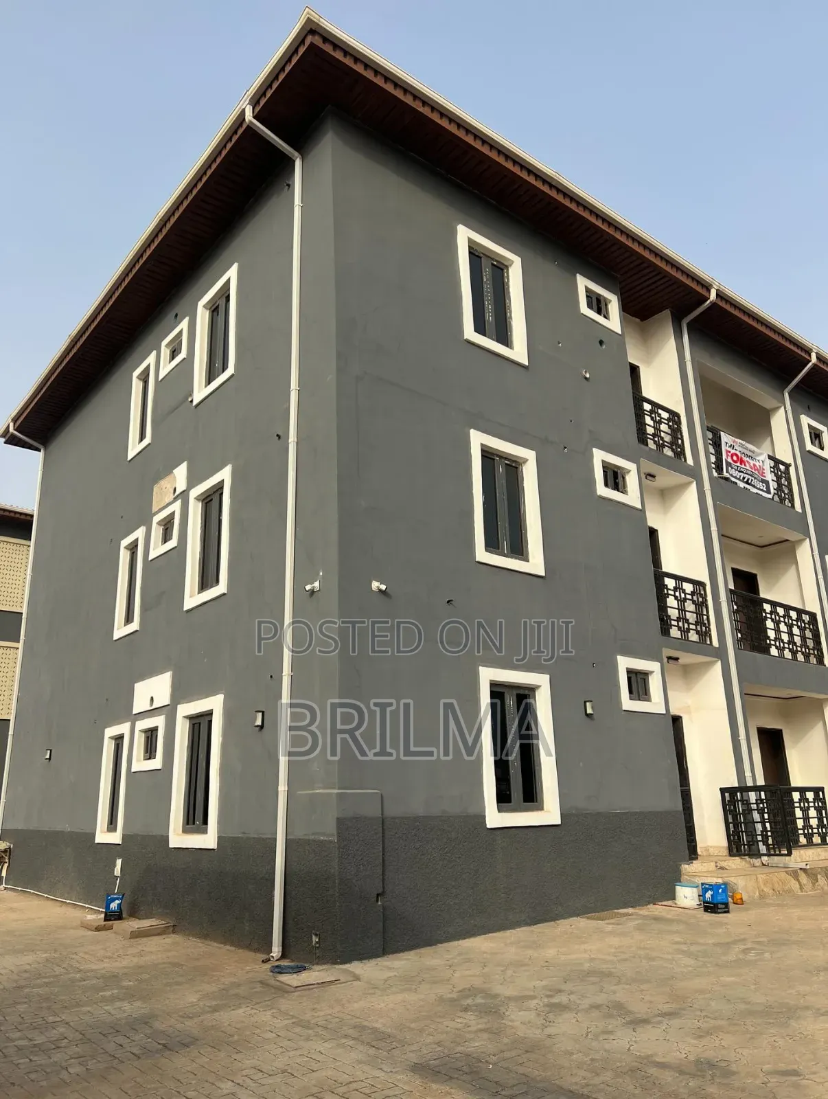 20bdrm Block of Flats in Durumi for sale