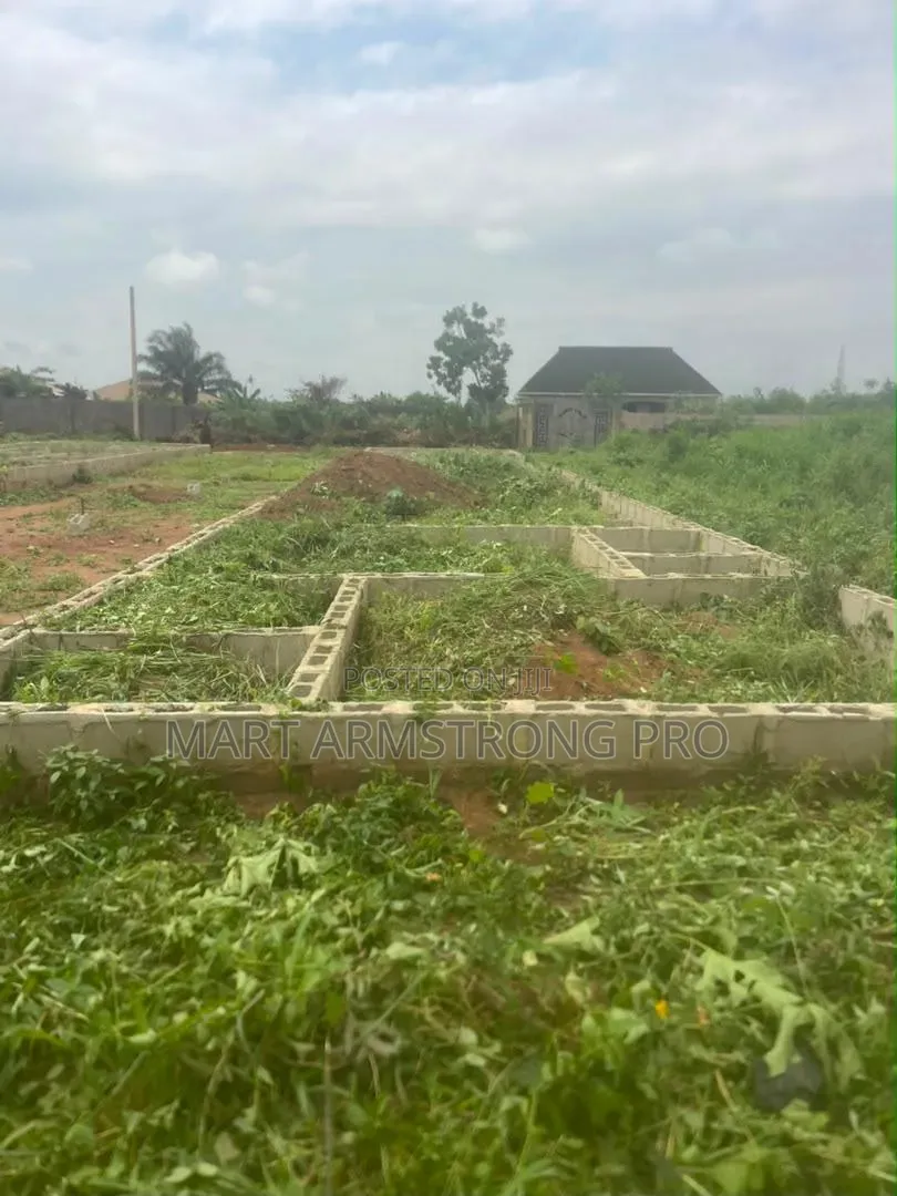 A Full Plot of Land With Foundation in a Good Environment