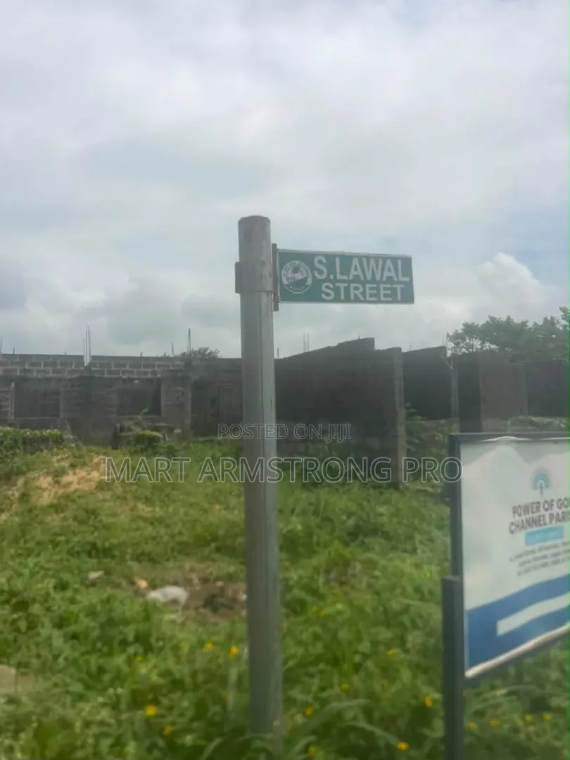 A Full Plot of Land With Foundation in a Good Environment