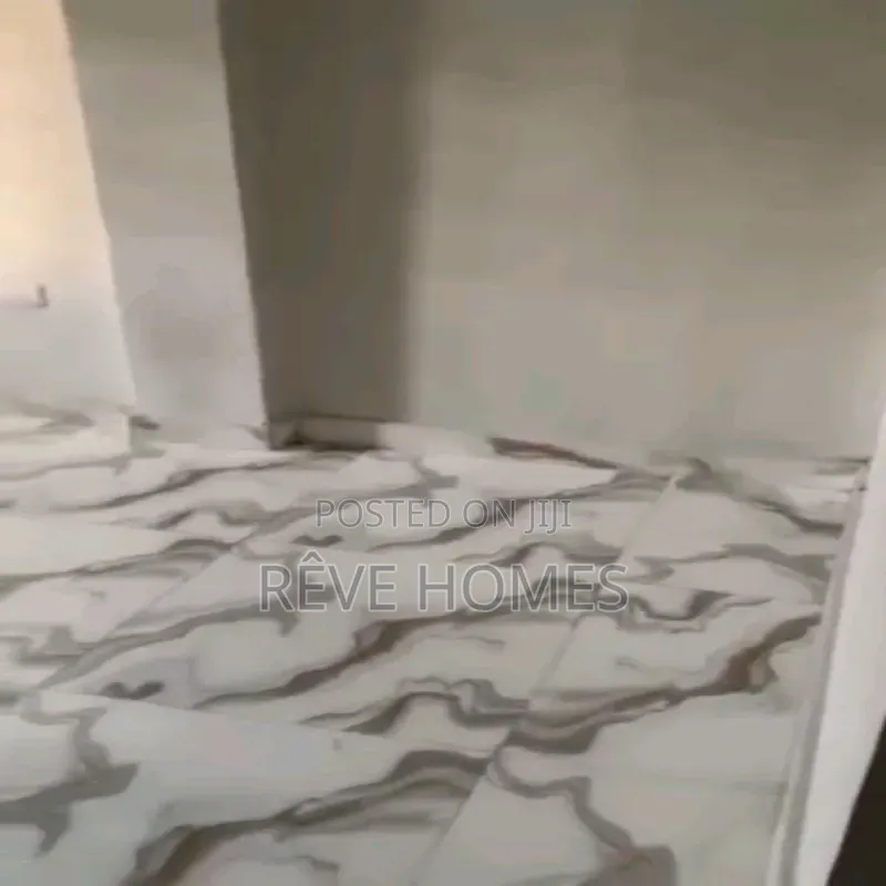 2bdrm Block of Flats in Ebute Metta for rent