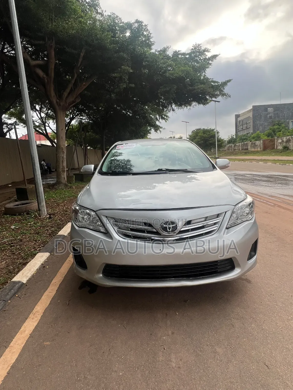 Toyota Corolla L 4-Speed Automatic 2013 Silver