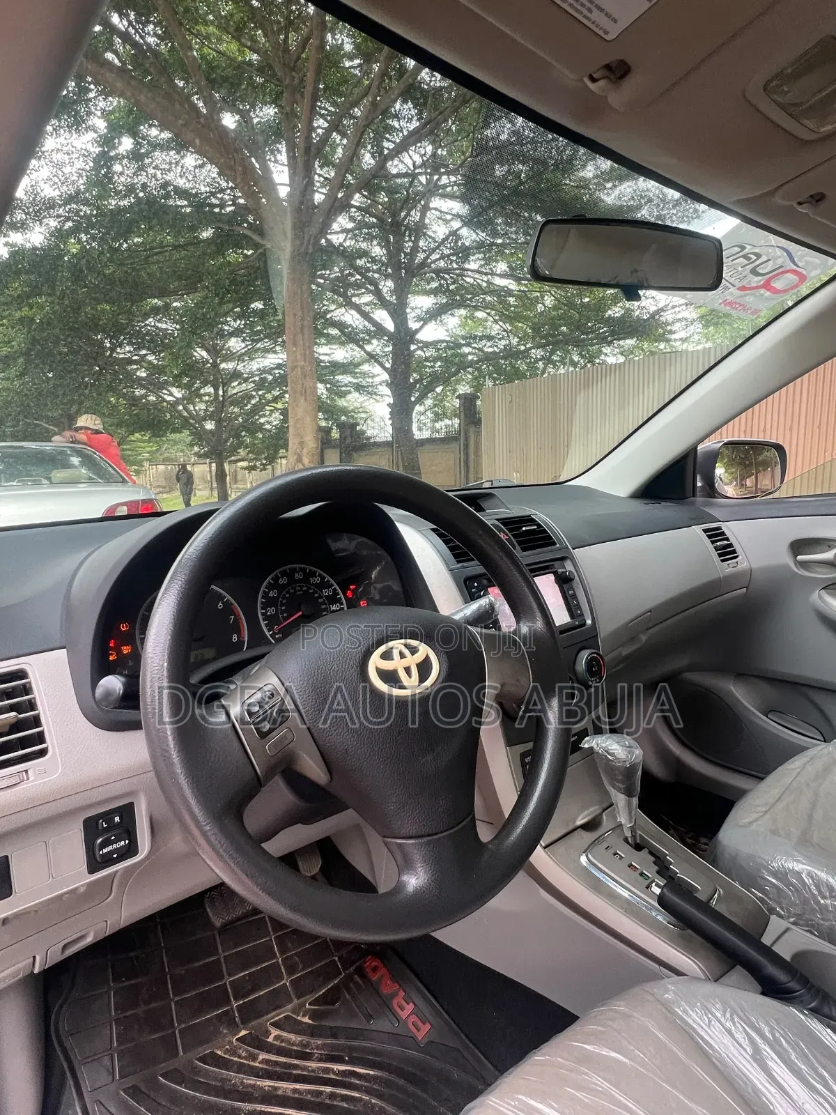 Toyota Corolla L 4-Speed Automatic 2013 Silver
