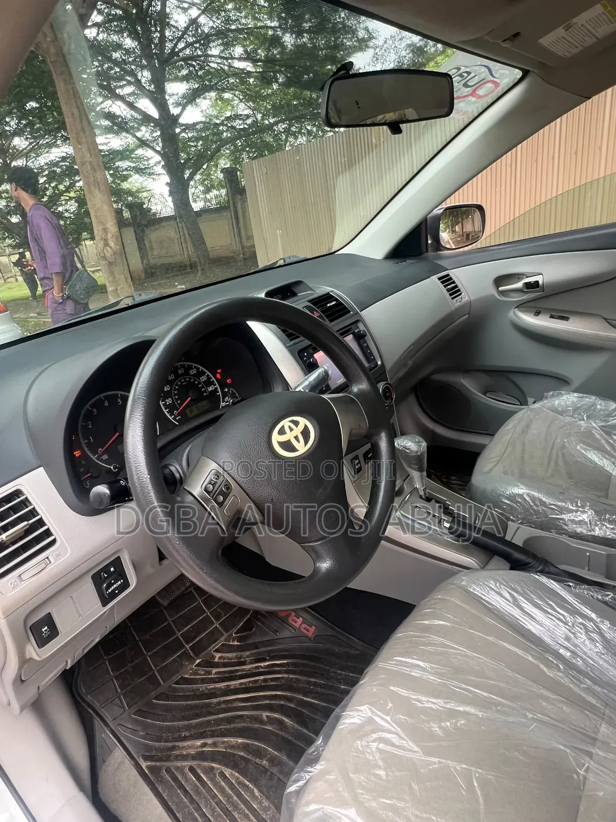 Toyota Corolla L 4-Speed Automatic 2013 Silver