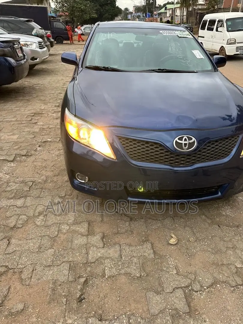 Toyota Camry SE 4dr Sedan (2.5L 4cyl 6A) 2011 Blue