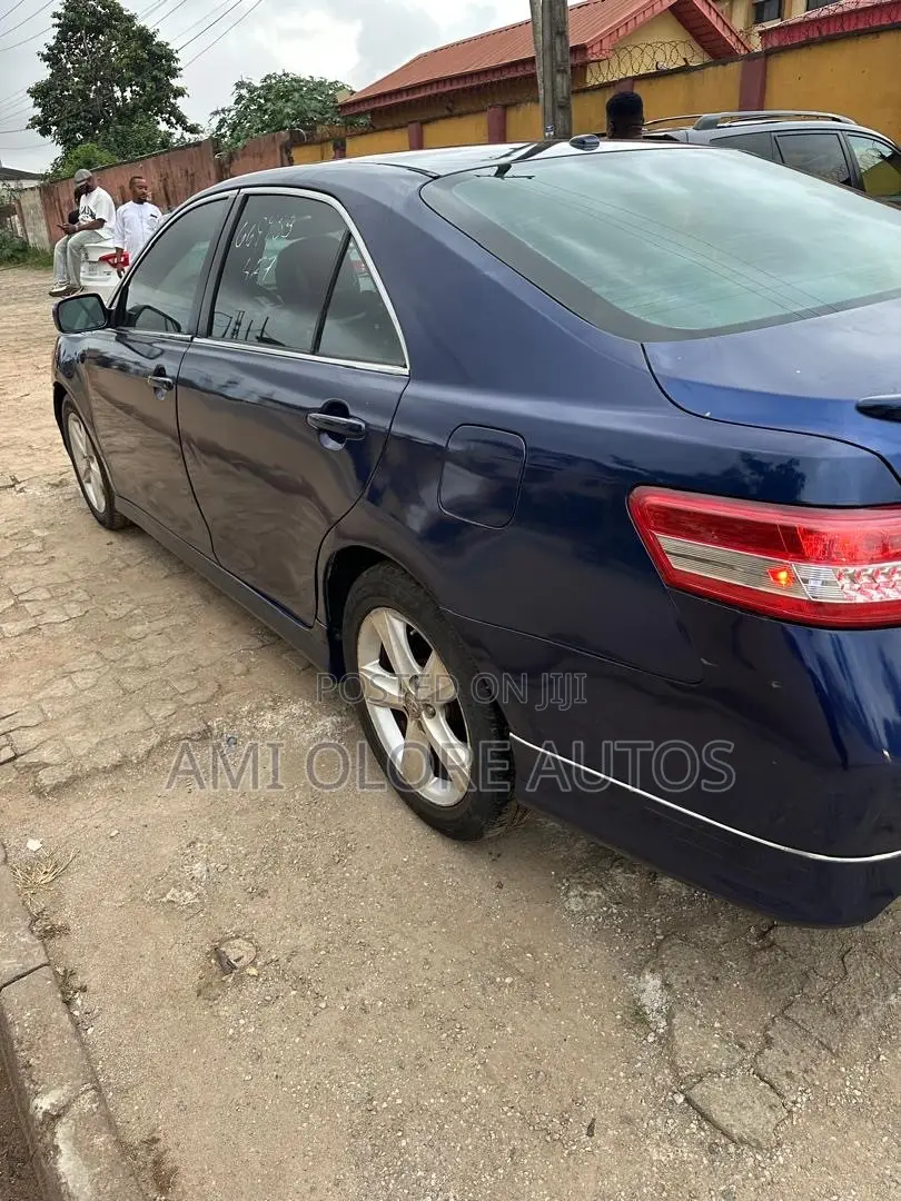 Toyota Camry SE 4dr Sedan (2.5L 4cyl 6A) 2011 Blue