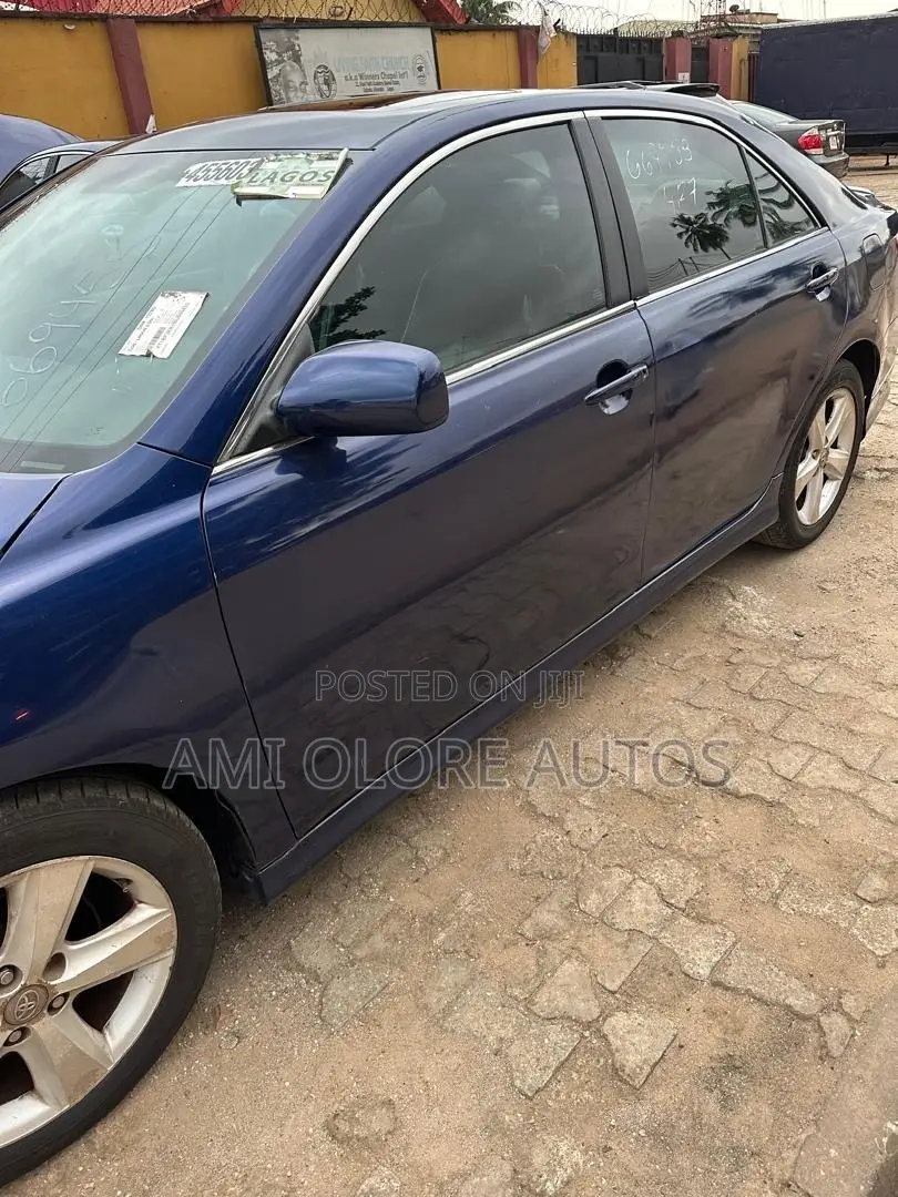Toyota Camry SE 4dr Sedan (2.5L 4cyl 6A) 2011 Blue