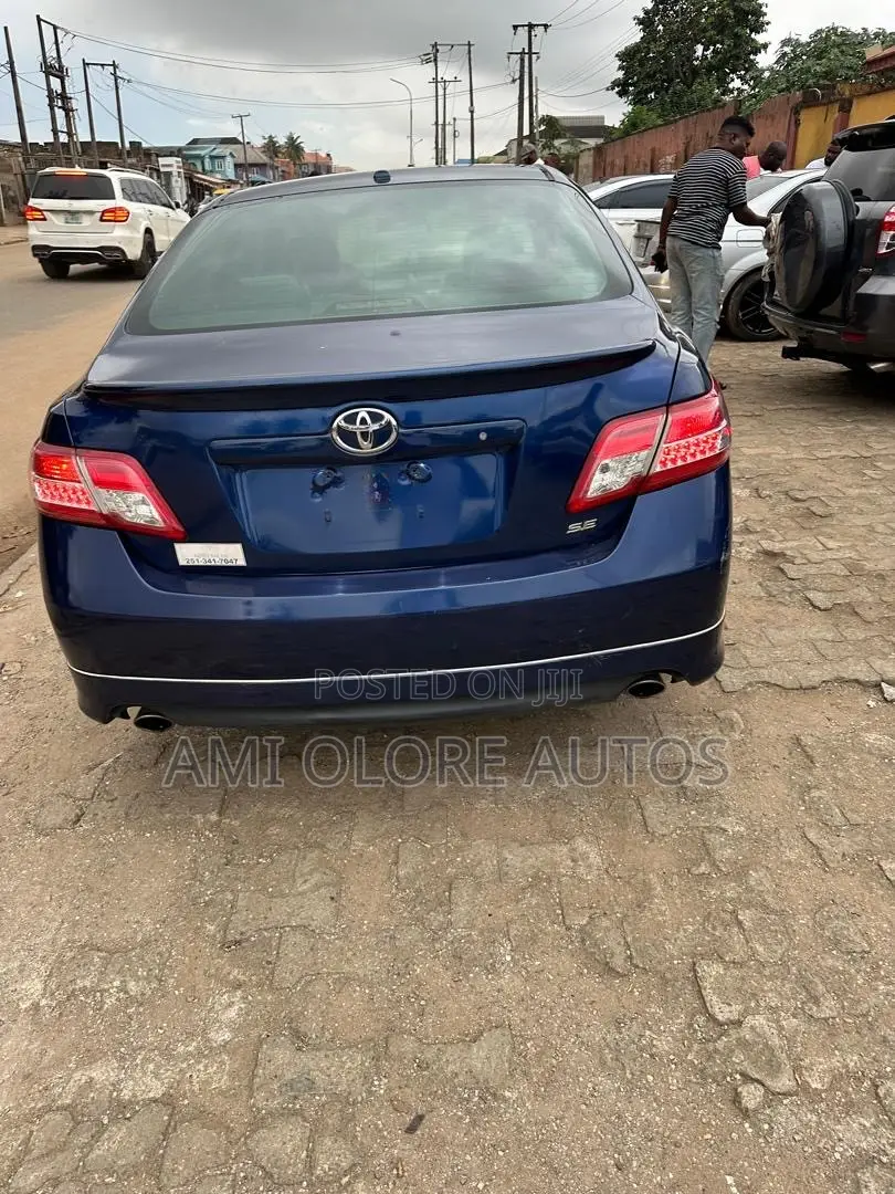 Toyota Camry SE 4dr Sedan (2.5L 4cyl 6A) 2011 Blue