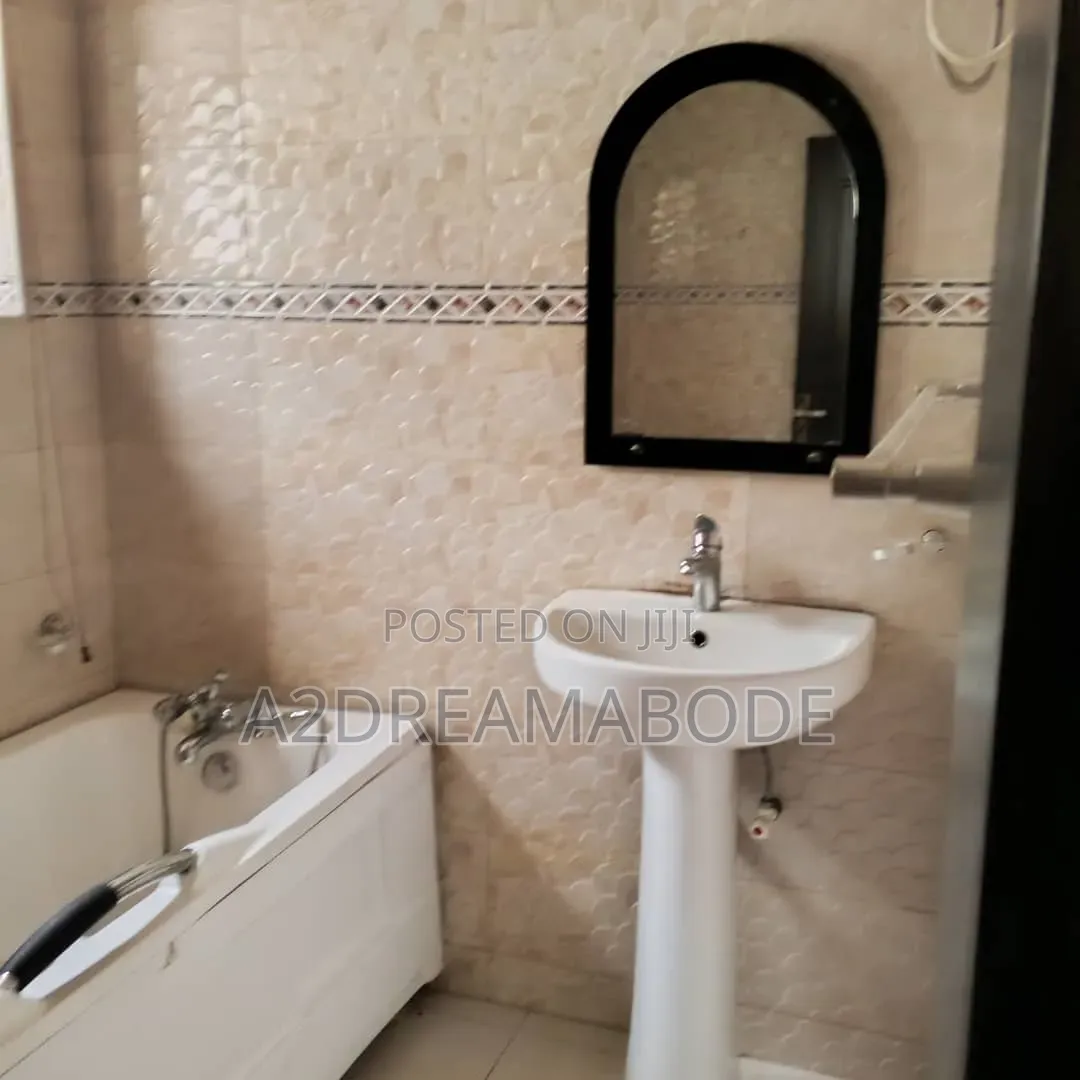 5bdrm Duplex in Ikeja, Adeniyi Jones for rent