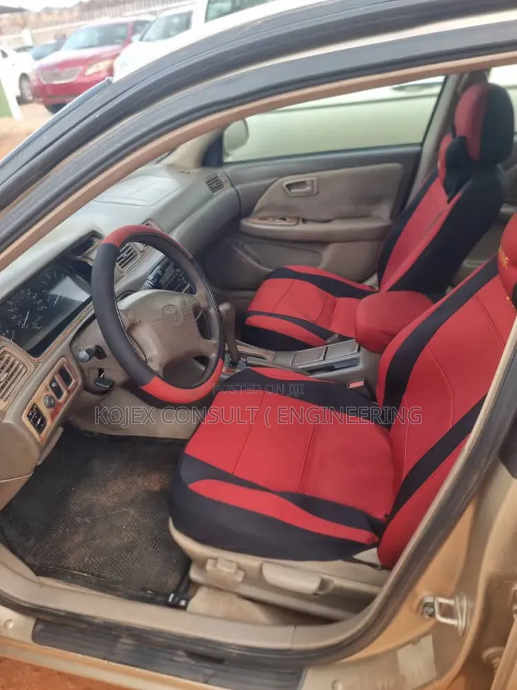 Toyota Camry LE 4dr Sedan (2.4L 4cyl 5M) 2002 Gold