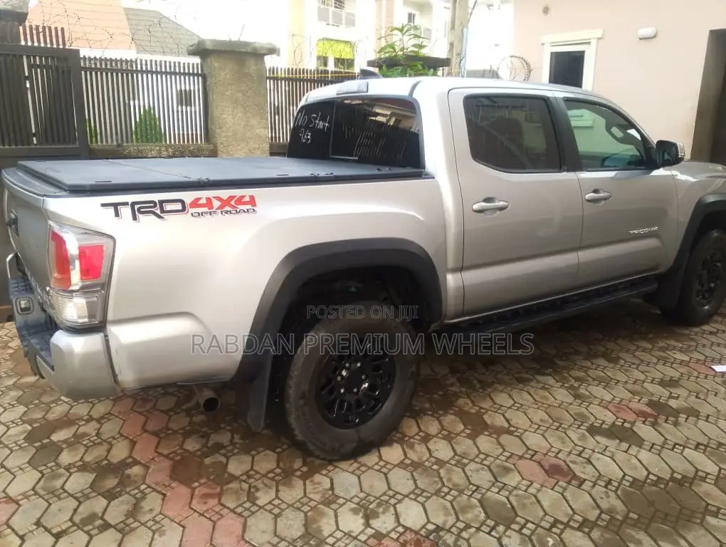 Toyota Tacoma SR5 Double Cab 6' Bed AT 2024 Silver