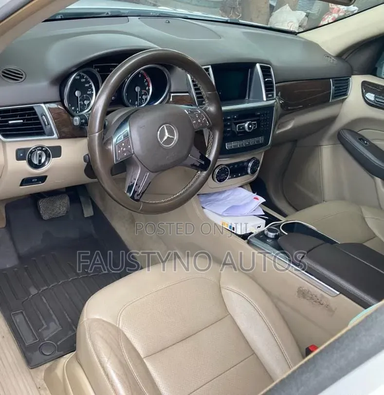 Mercedes-Benz M Class ML350 4MATIC 4dr SUV AWD (3.5L 6cyl 7A) 2014