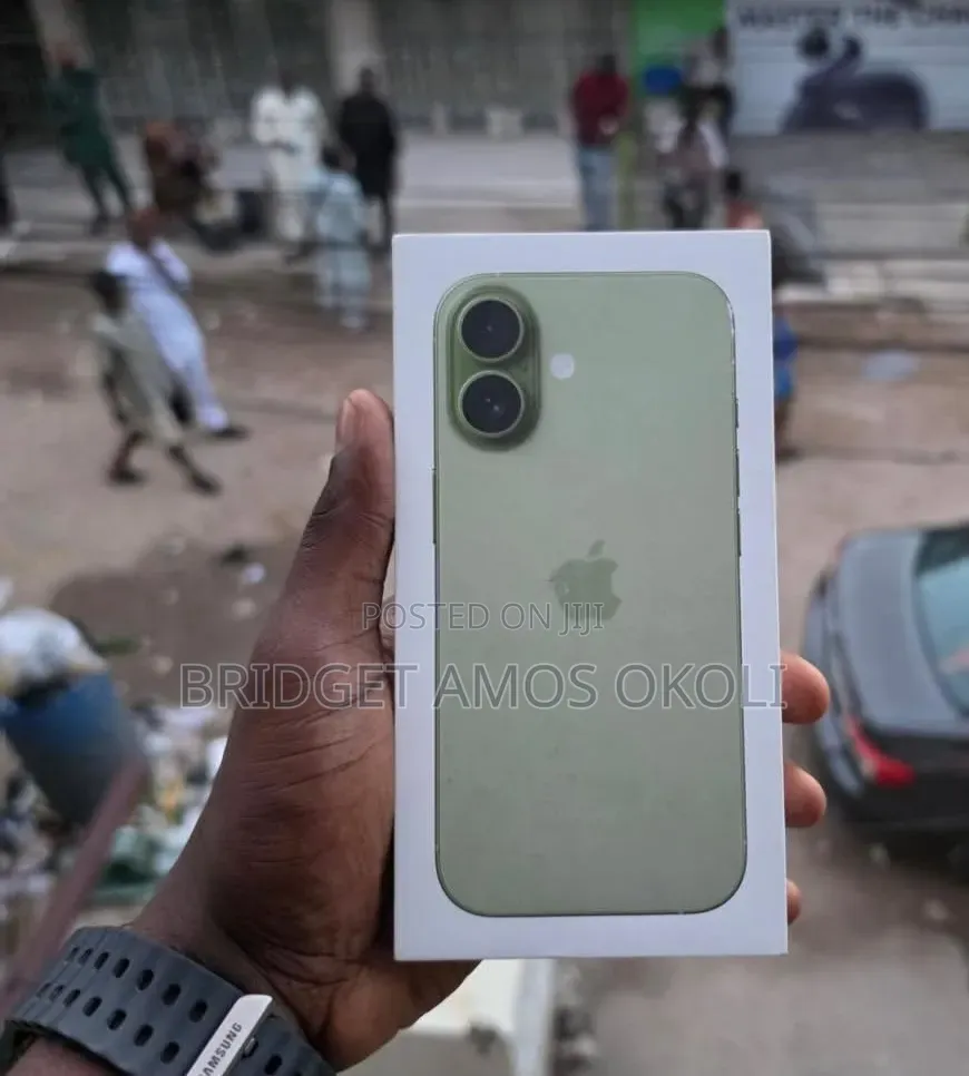 New Apple iPhone 17 256 GB Green