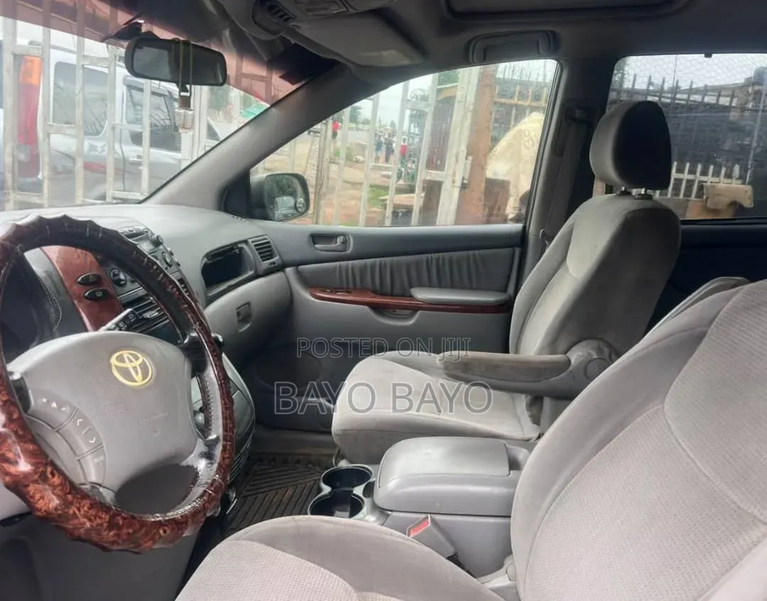 Toyota Sienna CE AWD 2006 Gray