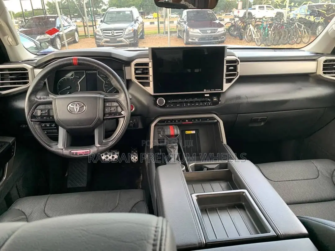 Toyota Tundra Platinum CrewMax 6.5' Bed 2023 Black