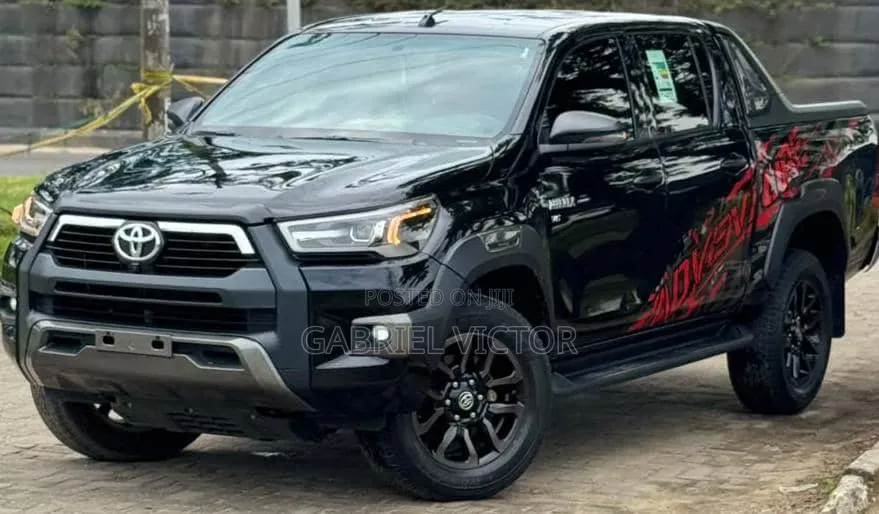 Toyota Hilux 2025 Black