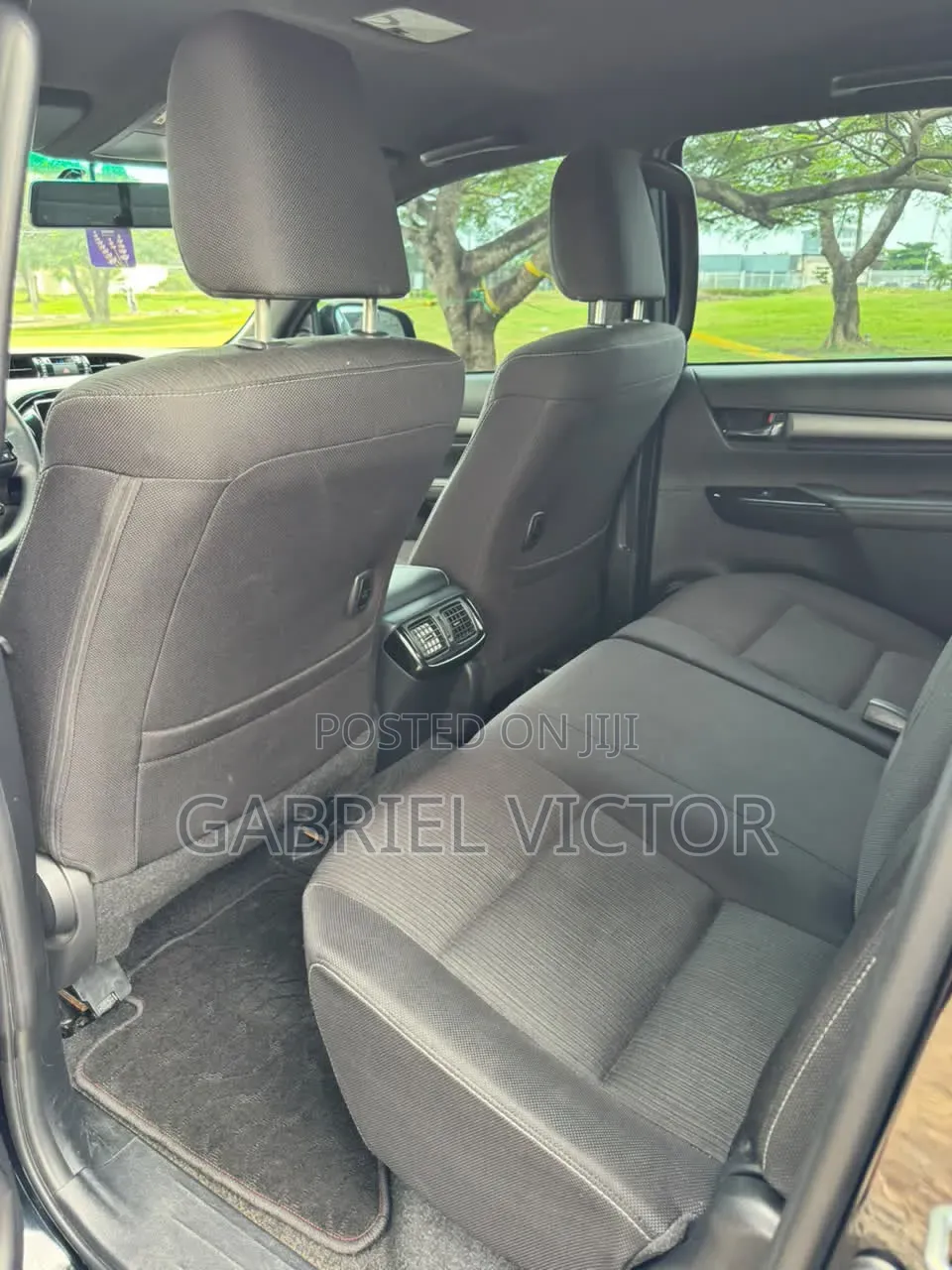 Toyota Hilux 2025 Black