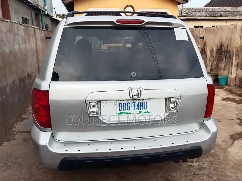 Honda Pilot 2004 Silver