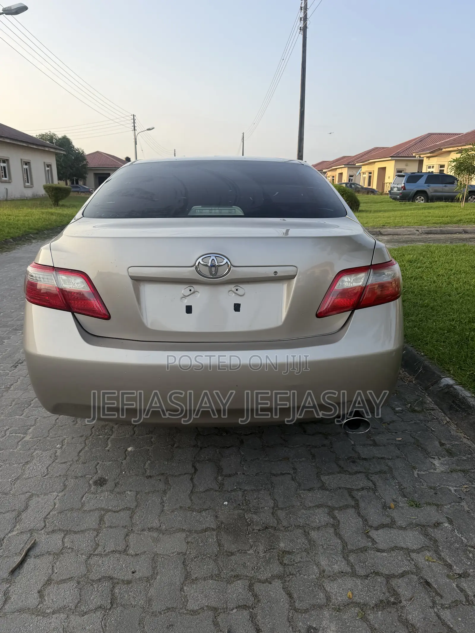 Toyota Camry LE 4dr Sedan (2.4L 4cyl 5A) 2009 Gold